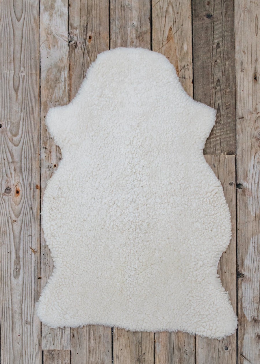 Interiors Shepherd of Sweden Rugs | Shepherd Of Sweden Ella Short Haired Sheepskin Rug