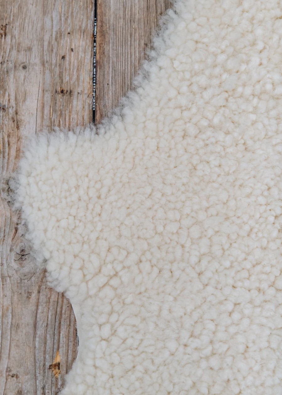 Interiors Shepherd of Sweden Rugs | Shepherd Of Sweden Ella Short Haired Sheepskin Rug