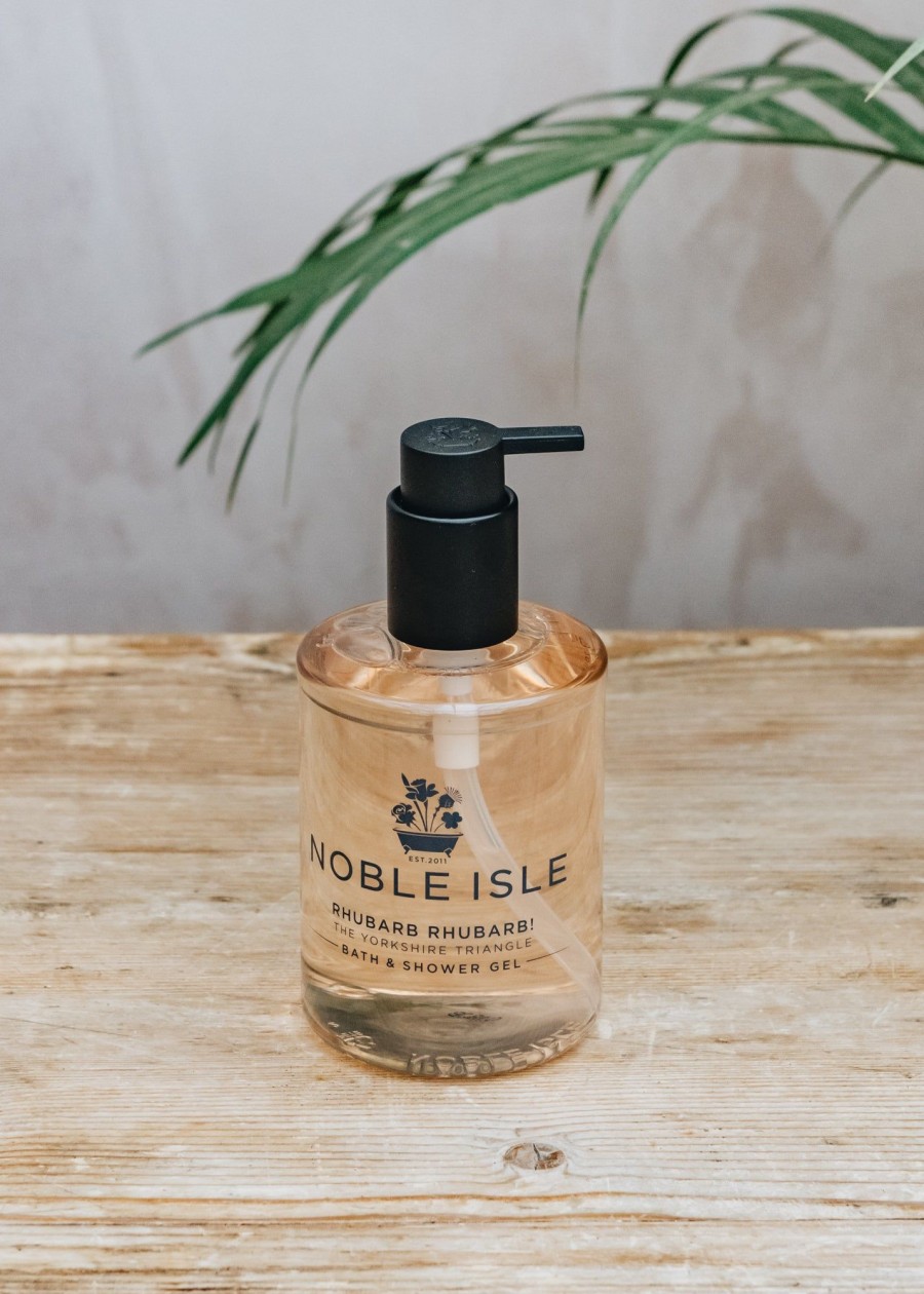 Interiors Noble Isle Bath & Body | Bath And Shower Gel In Rhubarb Rhubarb